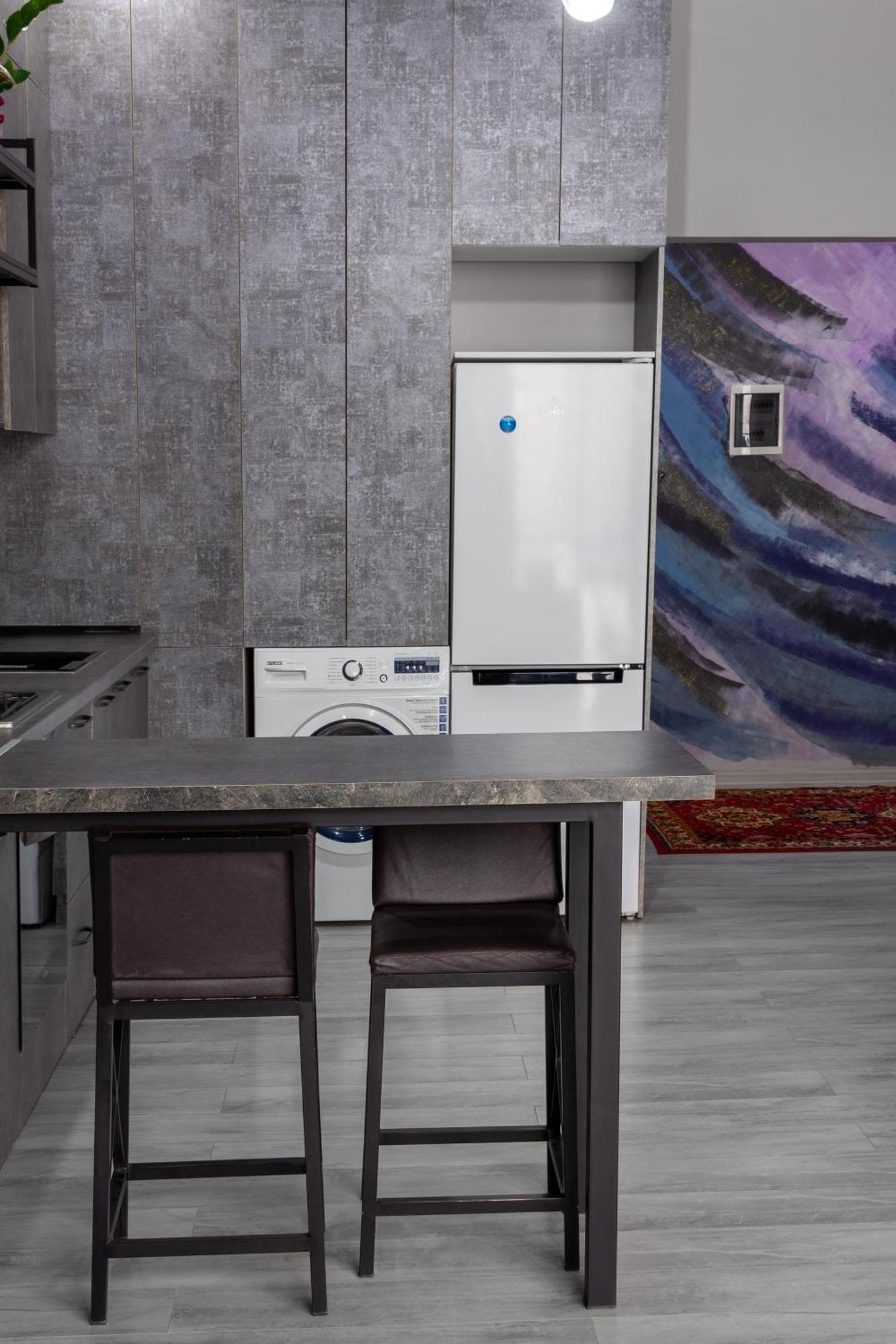 9Th And 6Th Floor Stylish Apartments With Mountainvista Bishkek Exterior foto